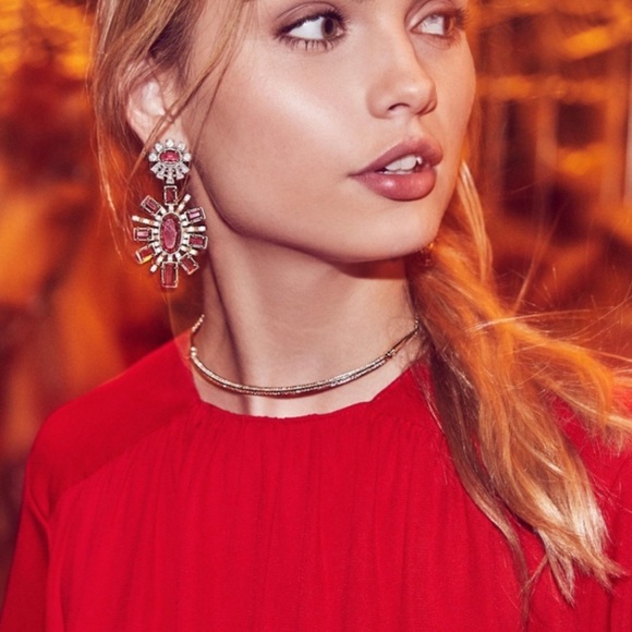 Kendra Scott Glenda Emerald Green and Gold Radiant Earrings - Picture 7 of 7